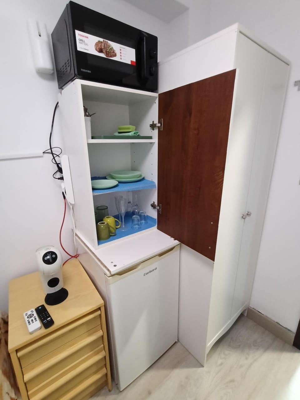 minibar, wardrobe