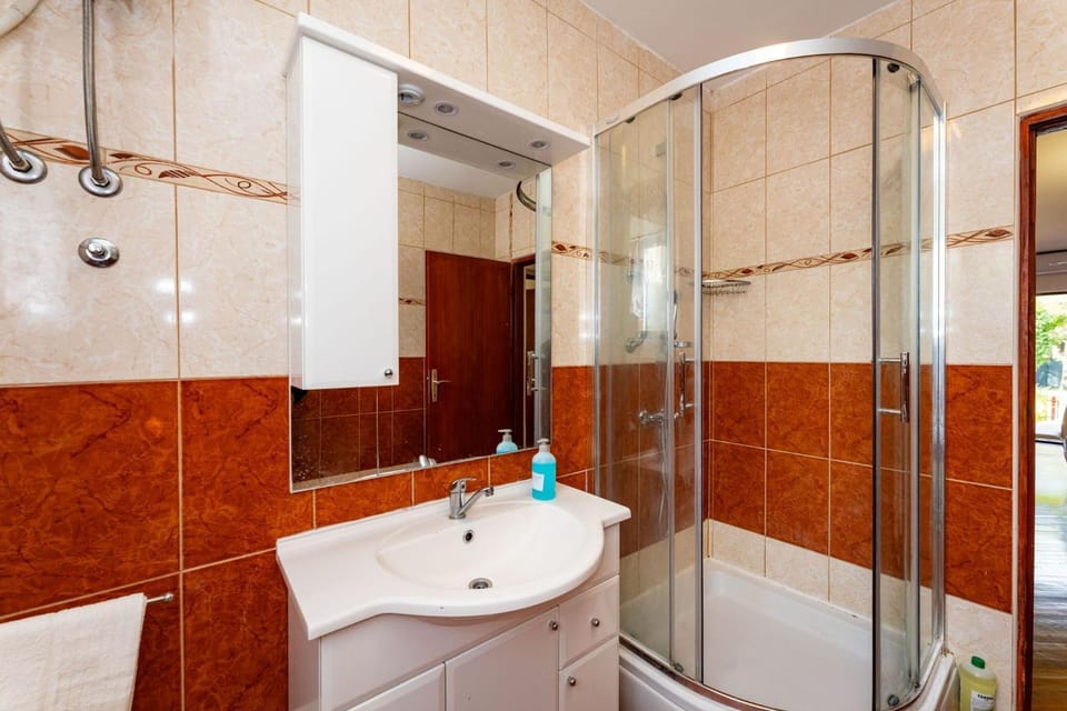 Drazen Charming Three Bedroom Apartment Apartment in Novalja