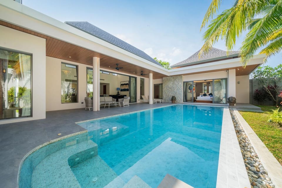 Property building, Pool view, Swimming pool, sunbed
