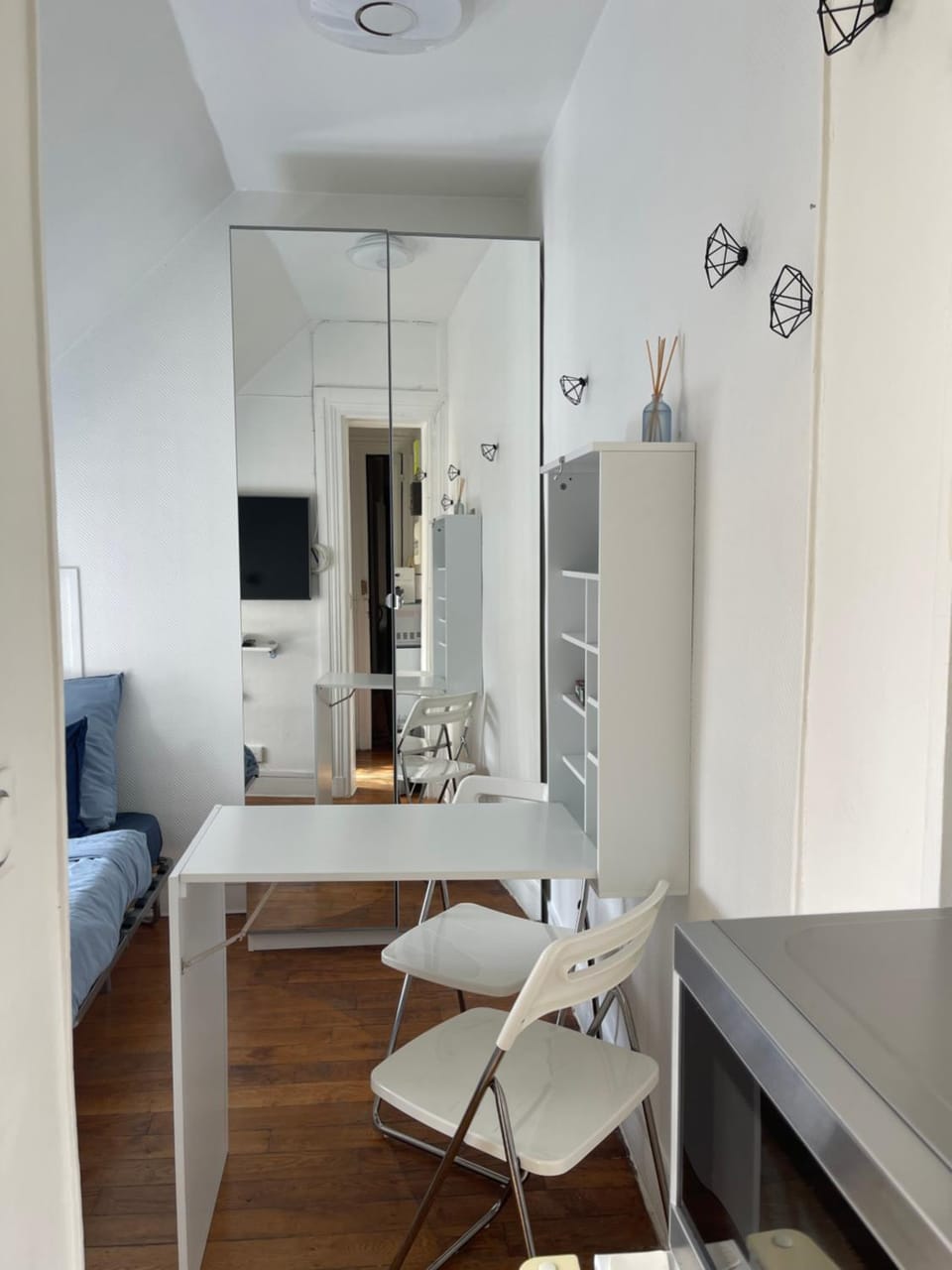 Steps to Arc De Triomphe, Paris 17 Studio Apartment in Paris