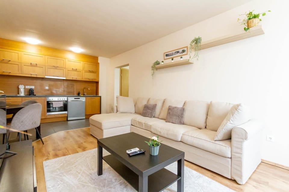 2BDR Contempo Retreat with FREE Parking by NW Apartment in Budapest