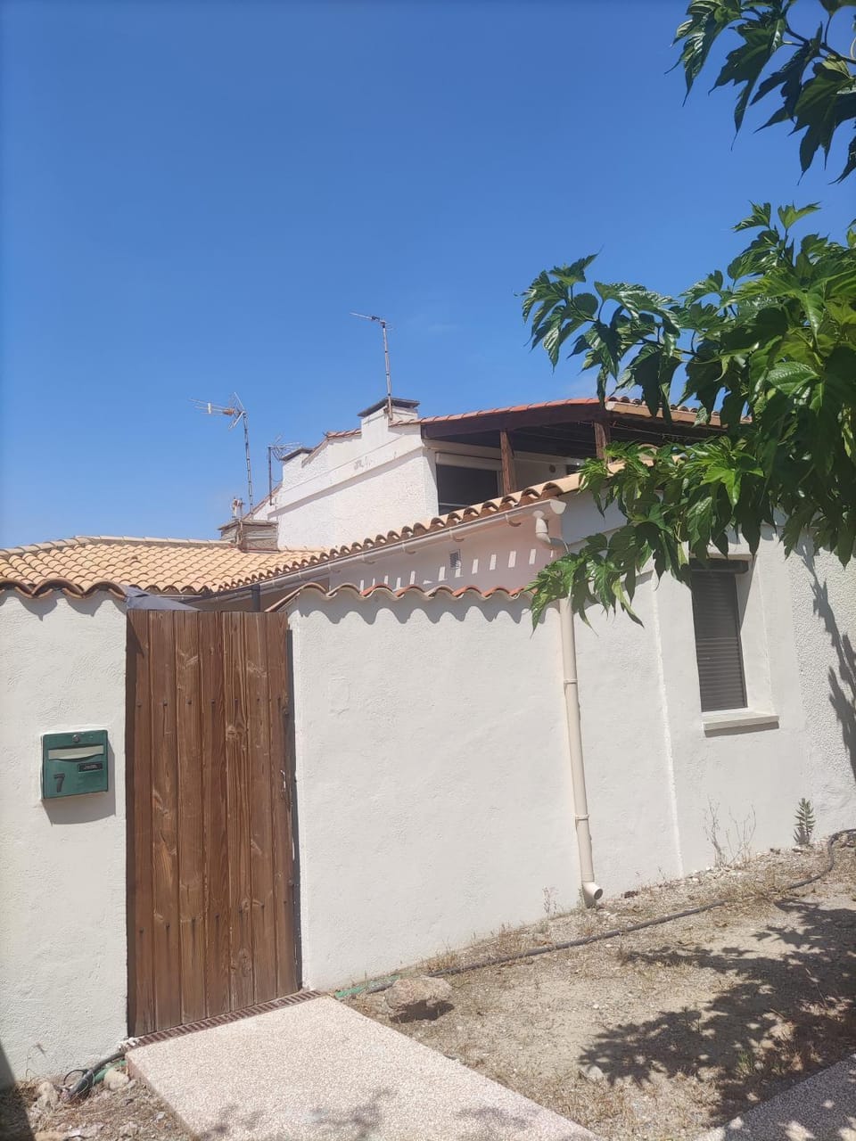 Property building, Day