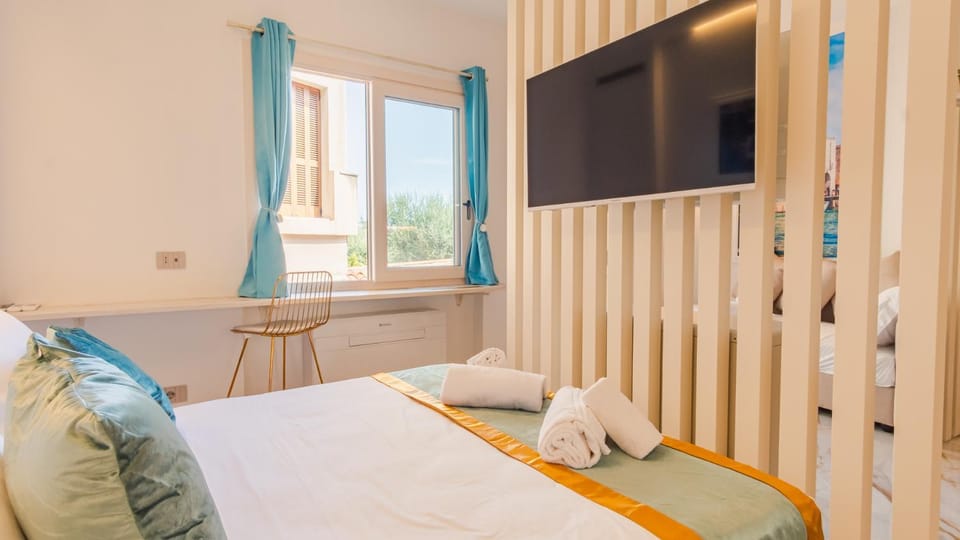 Property building, Bed, Other