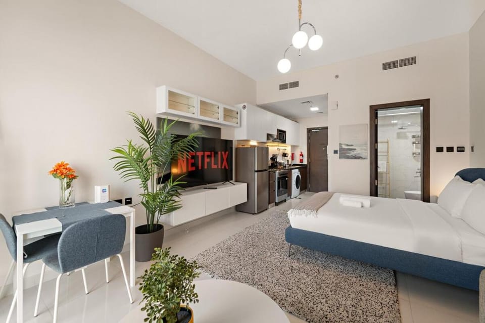Luxury Studio with Gym, Pool & Badminton Court Apartment in Dubai
