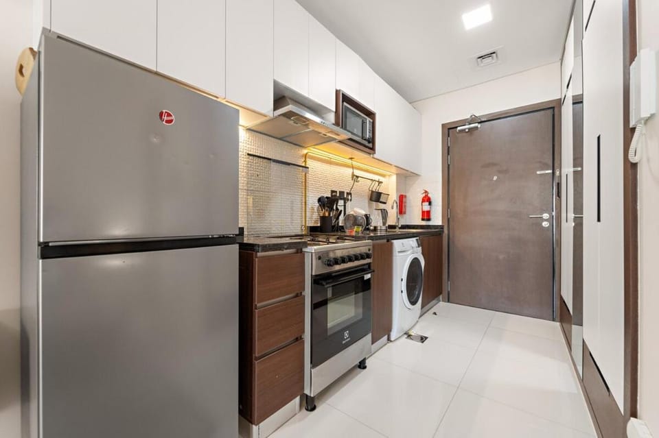 Luxury Studio with Gym, Pool & Badminton Court Apartment in Dubai