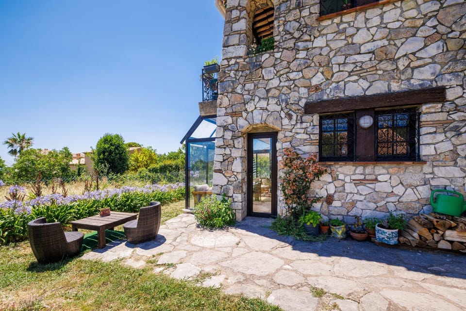 Property building, Facade/entrance, Off site