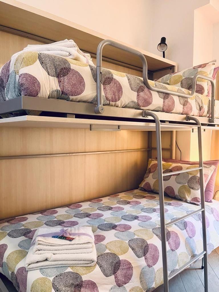 Bed, Bedroom, bunk bed