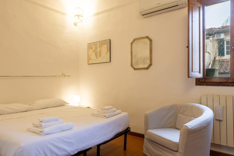 Bed, Photo of the whole room, Bedroom, air conditioner