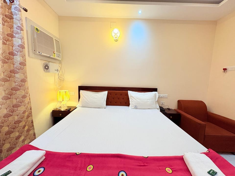 Hotel BJ Puri - Near Sea Beach - Free Wi-fi - Restaurant - AC Rooms - Parking Facilities Inn in Odisha