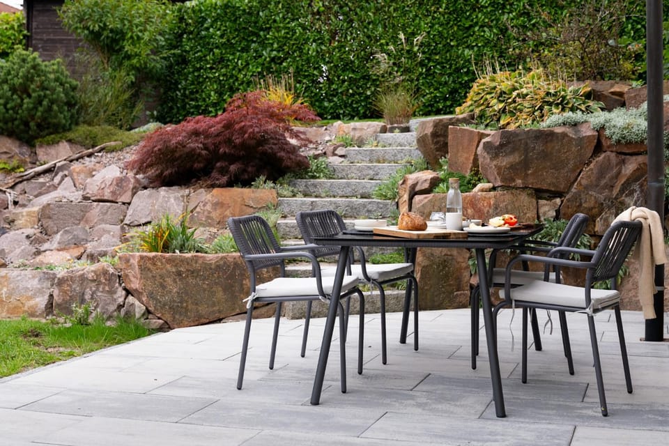Day, Garden, Garden, Balcony/Terrace, Seating area, Dining area, Garden view