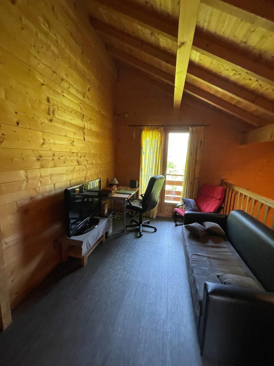 Chalet en bois avec très belle vue sur la montagne Chalet in Provence-Alpes-Côte d'Azur