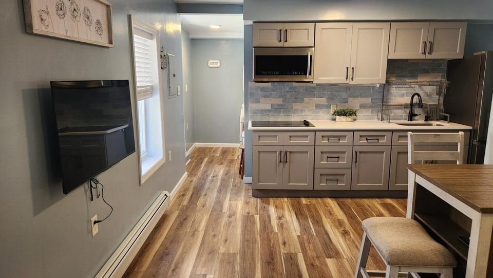 The Coastal Nook-1 block to Trop, Beach &Boardwalk Apartment in Atlantic City