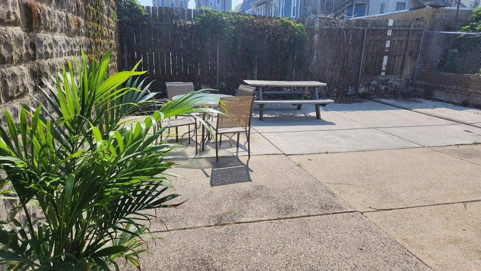The Coastal Nook-1 block to Trop, Beach &Boardwalk Apartment in Atlantic City