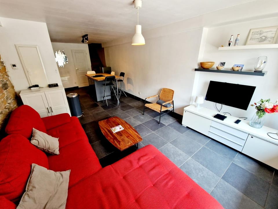 Communal lounge/ TV room, Bed, TV and multimedia, Kitchen or kitchenette, Living room, Seating area, Dining area