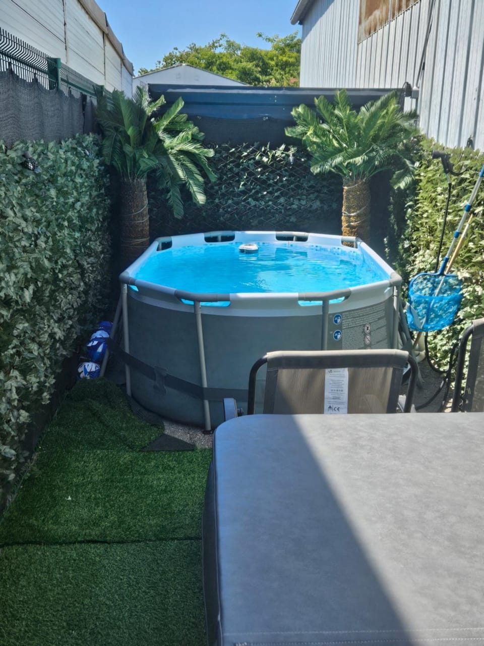 Hot Tub, Swimming pool