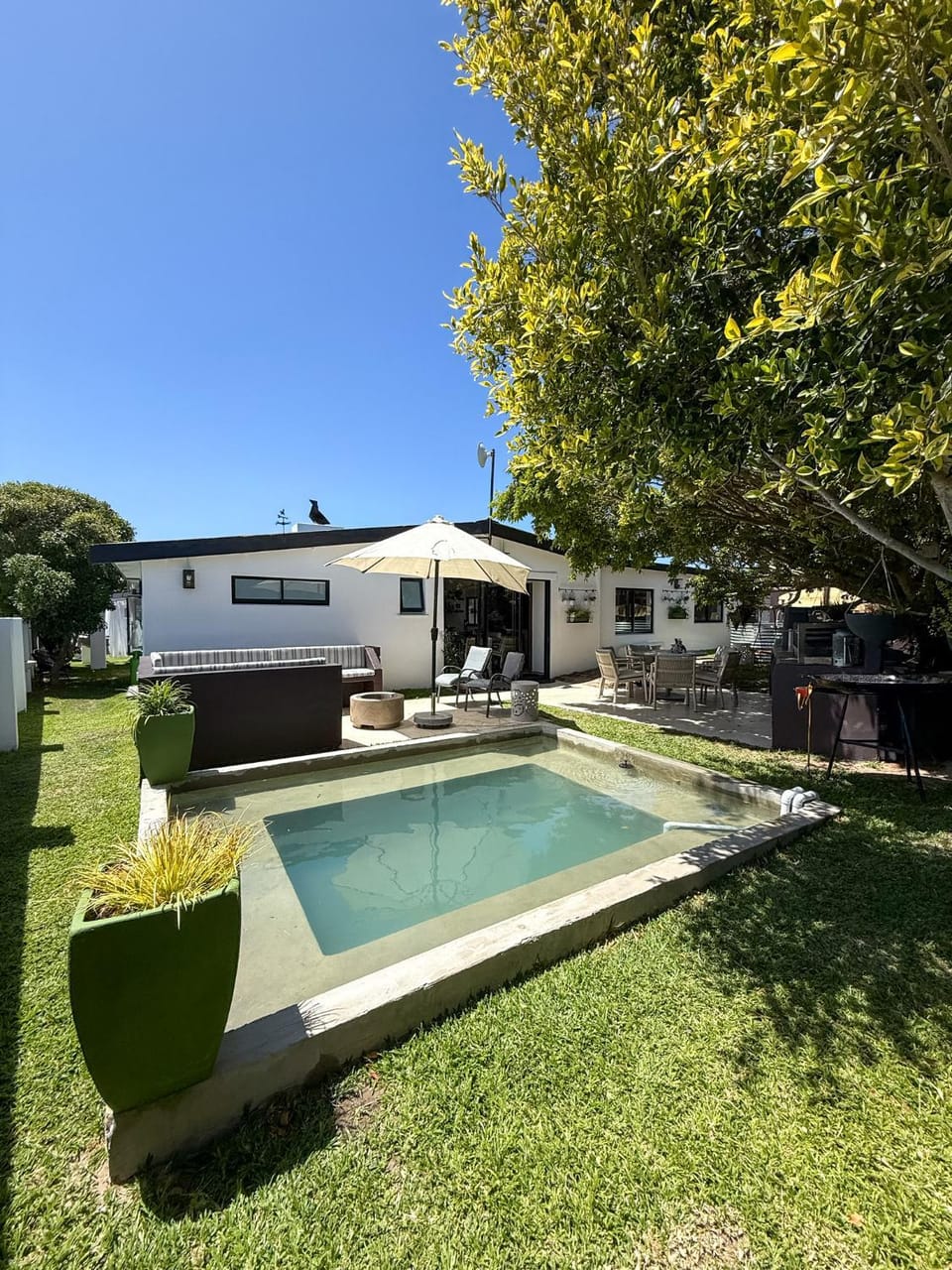 Property building, Swimming pool