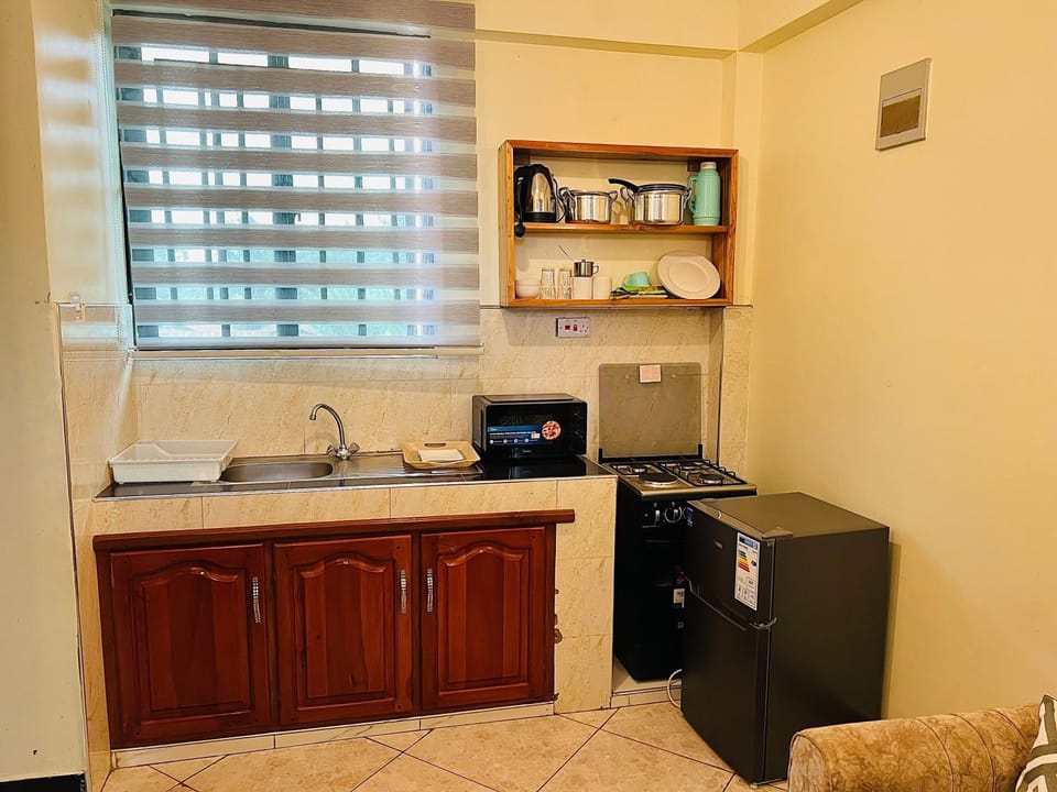 Kitchen or kitchenette, dishwasher, oven, pet friendly