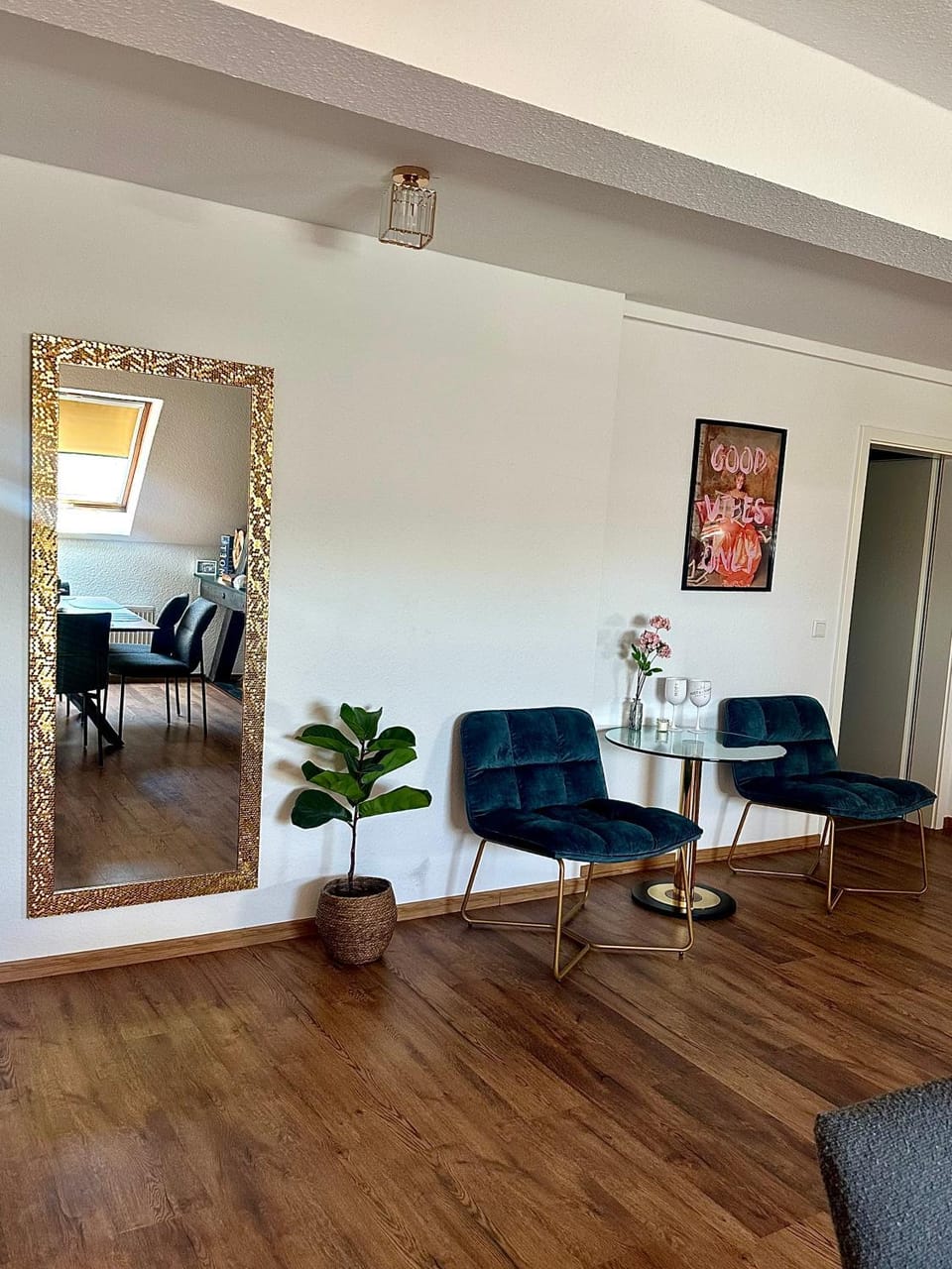 Living room, Seating area