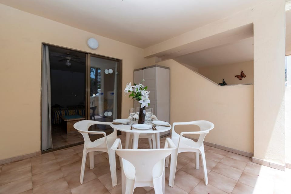 Tranquil Studio Apartment Communal Heated Pool Apartment in Los Cristianos