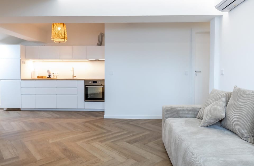 Kitchen or kitchenette, Living room, Seating area, pet friendly, stove