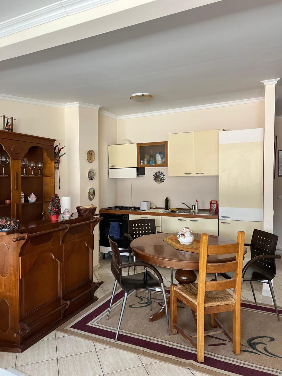 Kitchen or kitchenette, Living room, Dining area, oven, stove