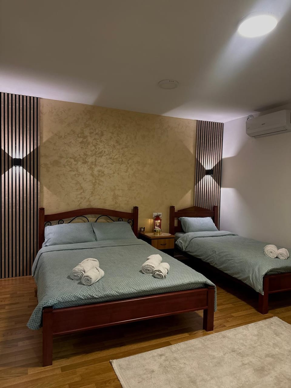 Bedroom, air conditioner