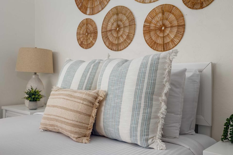 Chic Beach Retreat - Newly Furnished 1BR in Ocean Beach! House in Ocean Beach
