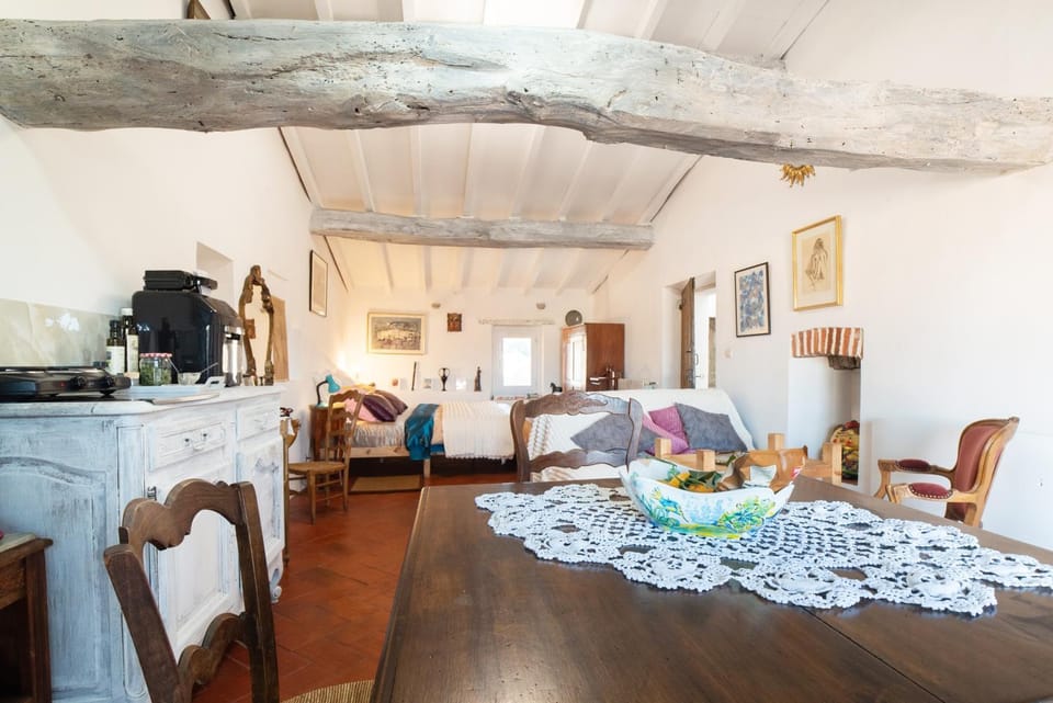 Property building, Kitchen or kitchenette, Living room