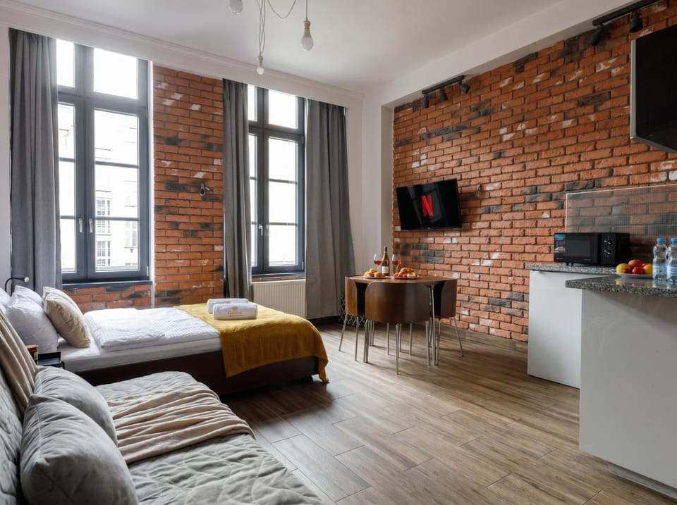 Communal lounge/ TV room, TV and multimedia, Kitchen or kitchenette, Seating area, Bedroom