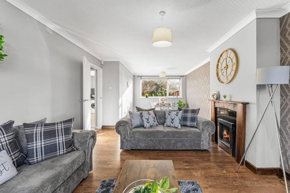 5 BD Long Stays Parking House in England