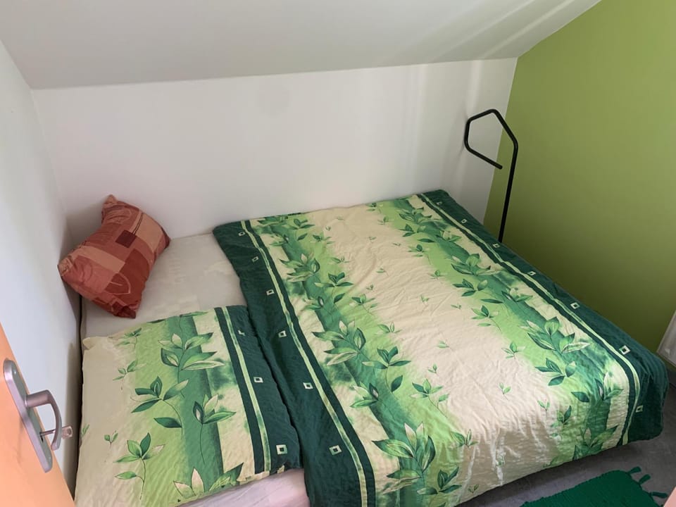 Dům U západu slunce Apartment in Lower Silesian Voivodeship