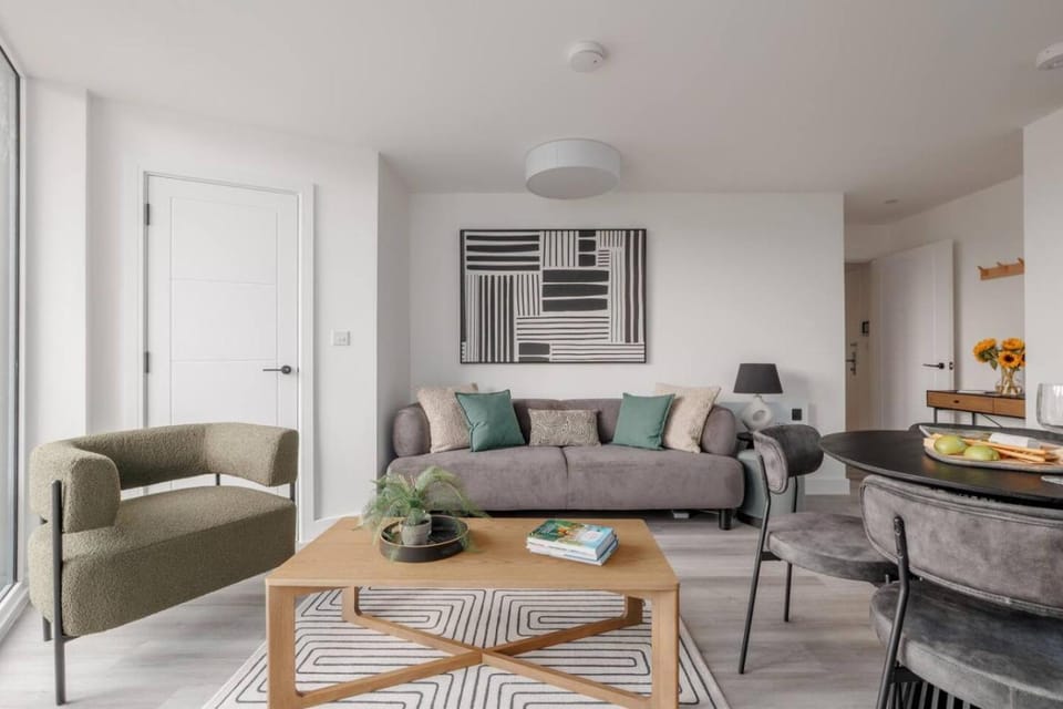 The Sloop by Grandeur Property Apartment in Poole
