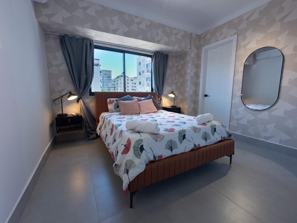 Moderno y Lujoso Apartamento en Torre - Evaristo Morales Apartment in Distrito Nacional