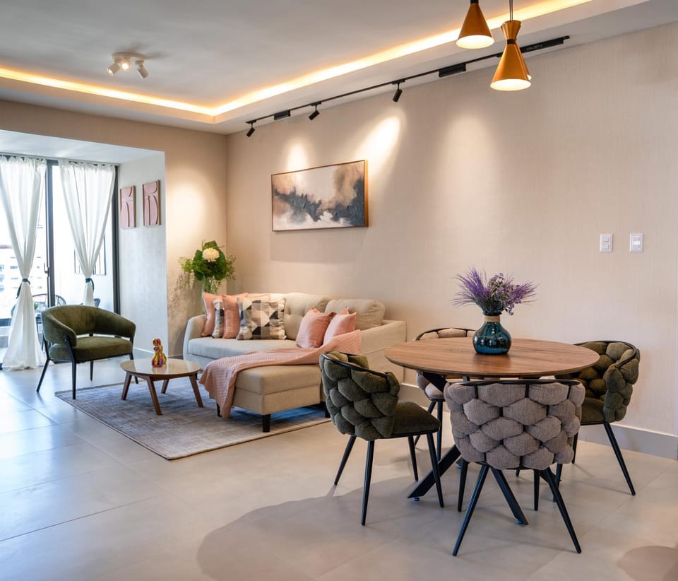 Moderno y Lujoso Apartamento en Torre - Evaristo Morales Apartment in Distrito Nacional