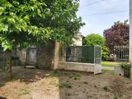 Gitevdelacour House in Nouvelle-Aquitaine