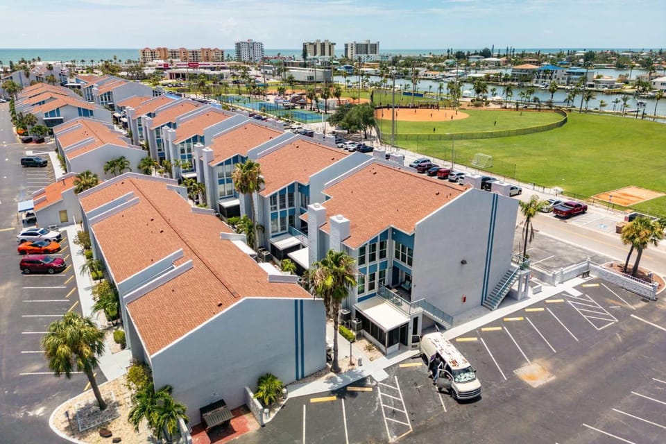 Neighbourhood, Bird's eye view, Street view, Parking