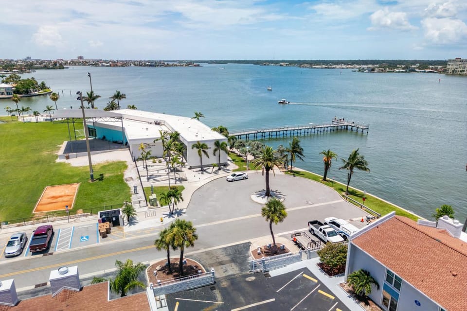 Neighbourhood, Bird's eye view, City view, Location