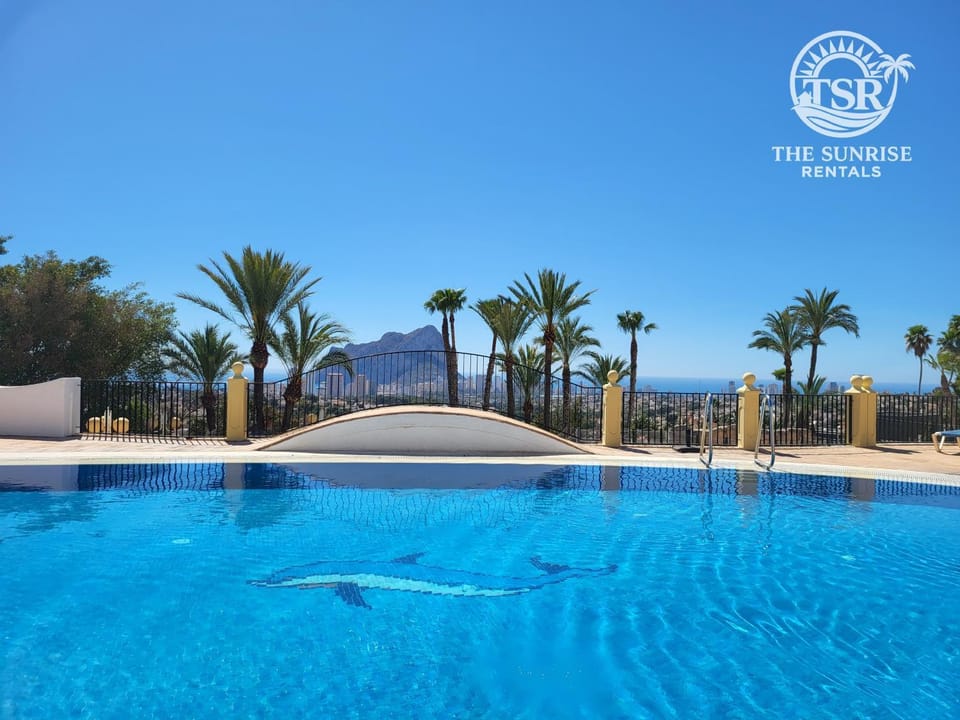 Mountain view, Pool view, Swimming pool, sunbed