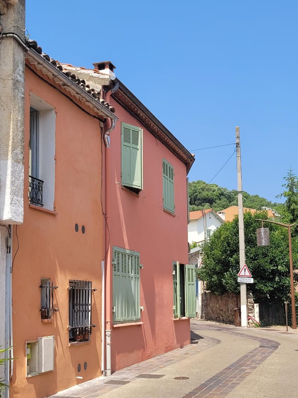 Property building, Street view