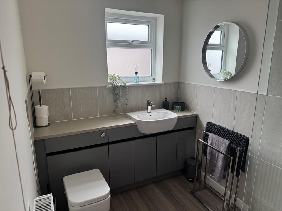 Newly Refurbished, Cosy Flat Minimum 2 nights Apartment in England