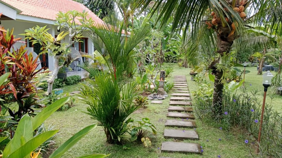 Three Angel House Bed and Breakfast in Abiansemal
