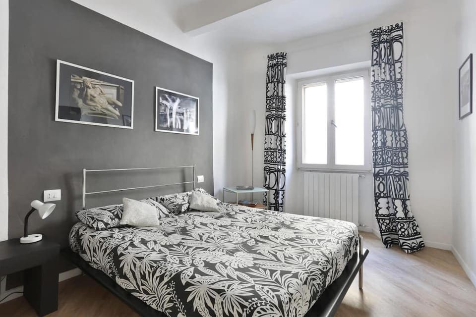 Bed, Photo of the whole room, Bedroom, internet