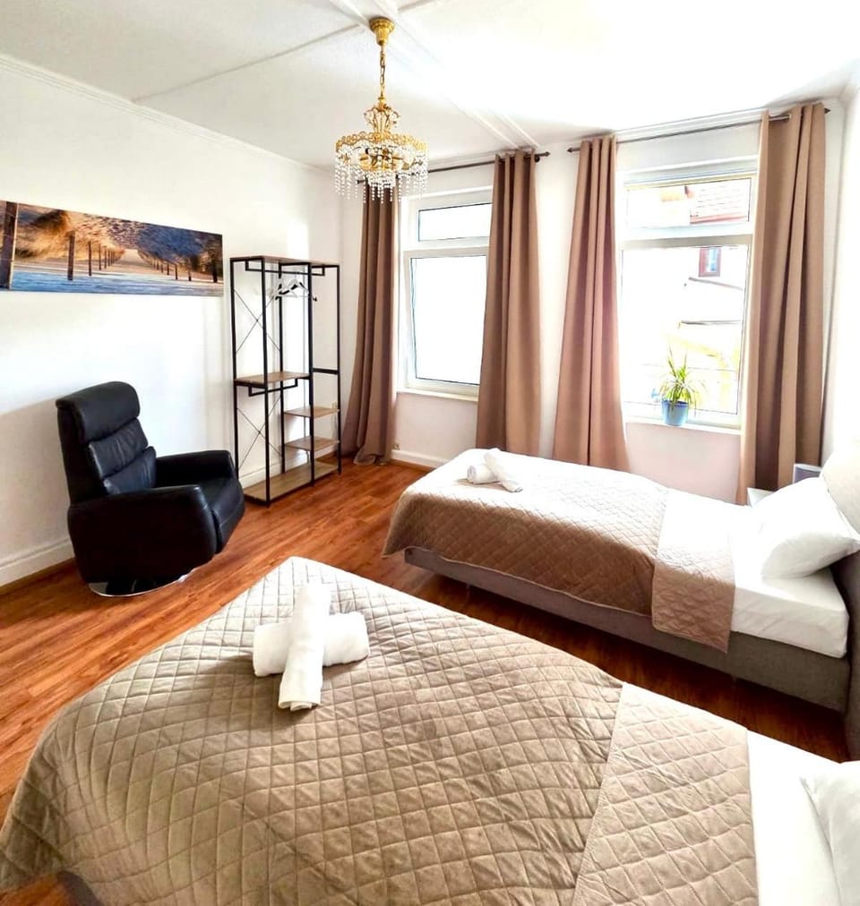 Photo of the whole room, Bedroom