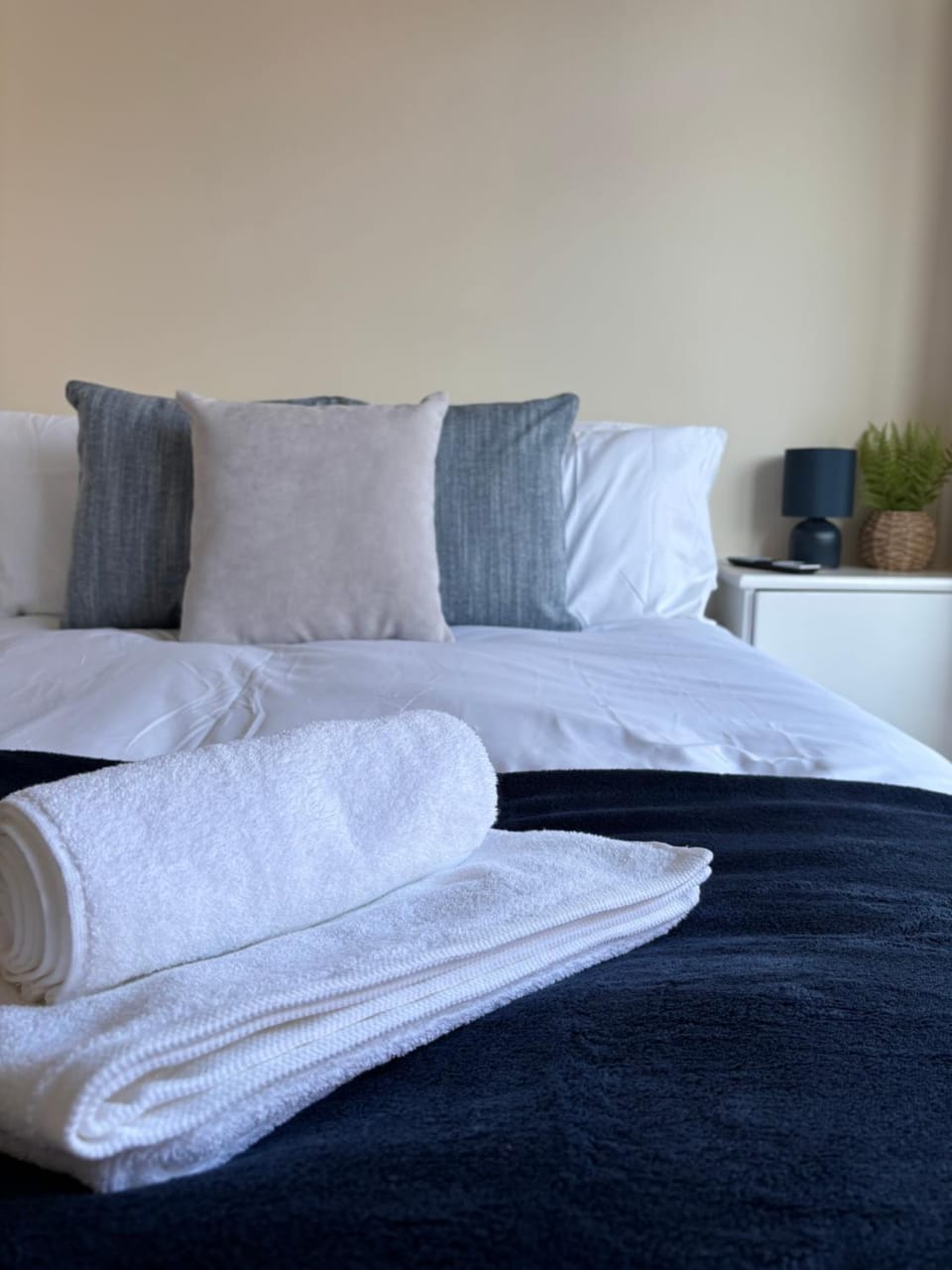 4 Bed Contractor House Apartment in Birmingham