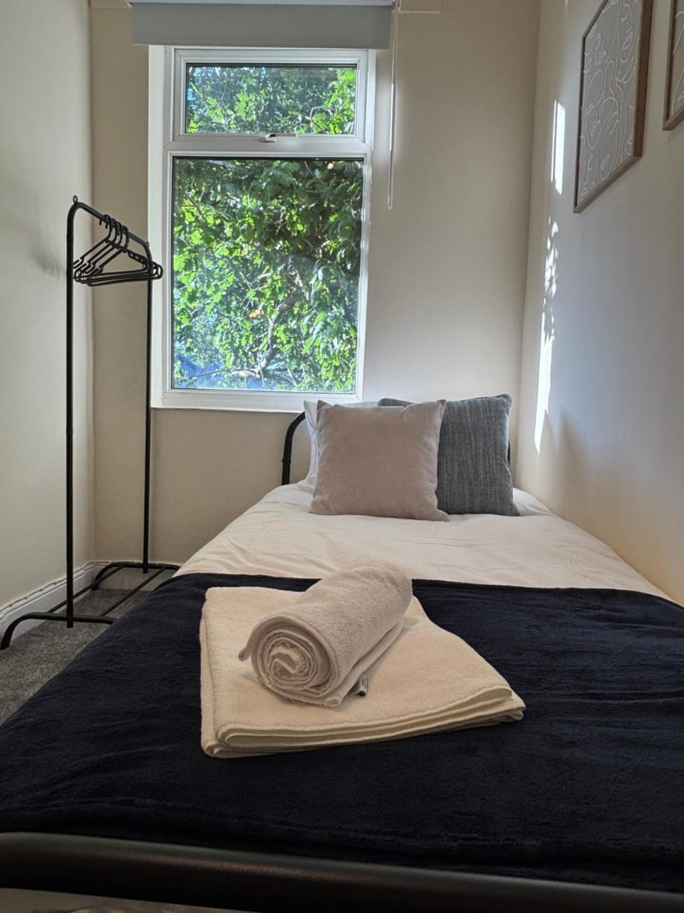 4 Bed Contractor House Apartment in Birmingham