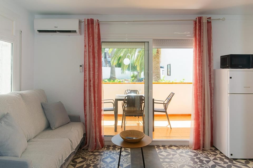 Living room, air conditioner
