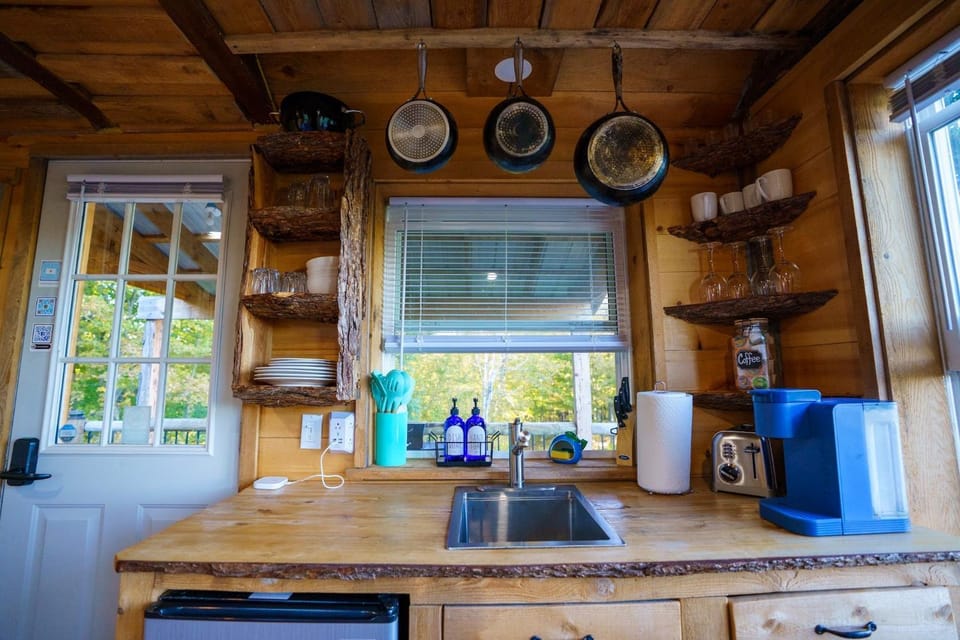 Cabin Getaway - Hot Tub, Scenic Views, Hiking Cabin in Adirondack Mountains