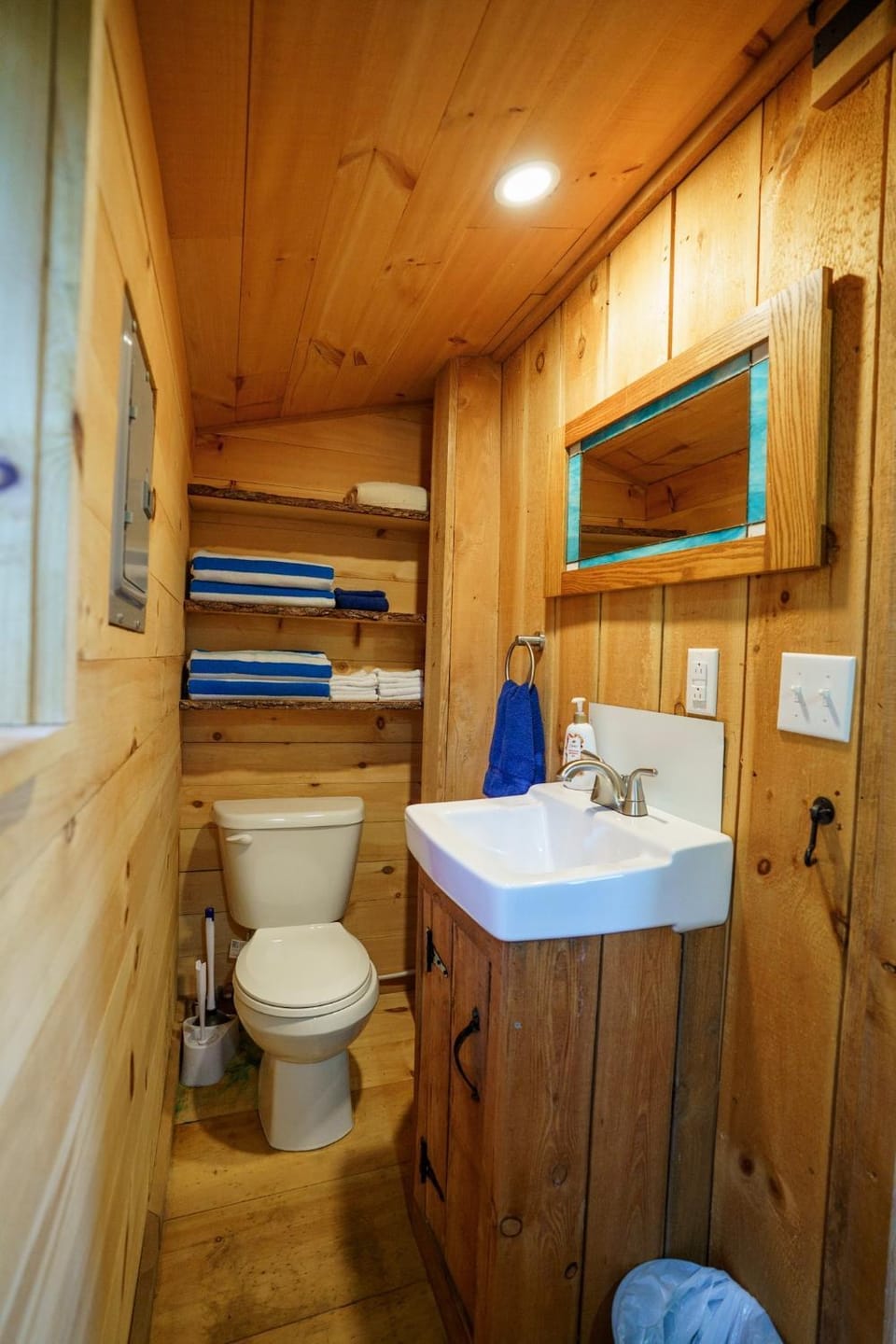 Cabin Getaway - Hot Tub, Scenic Views, Hiking Cabin in Adirondack Mountains