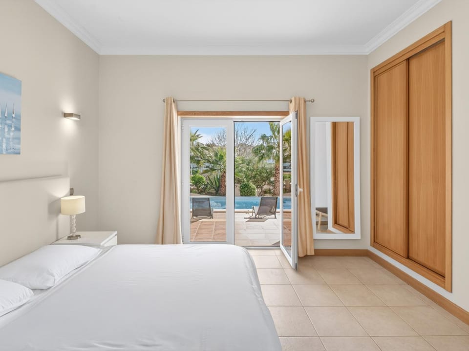 Bed, Bedroom, wardrobe
