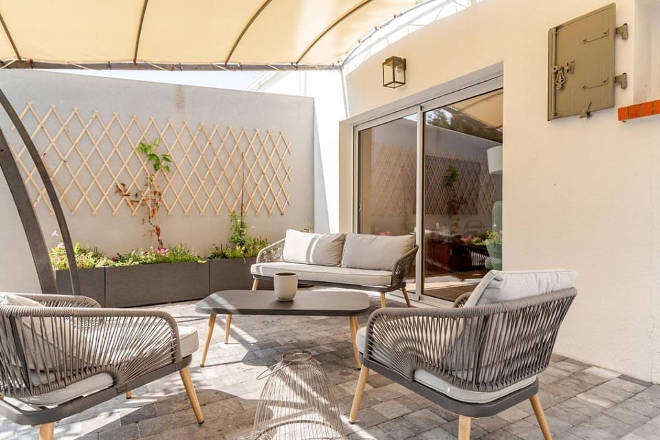 Patio, Family